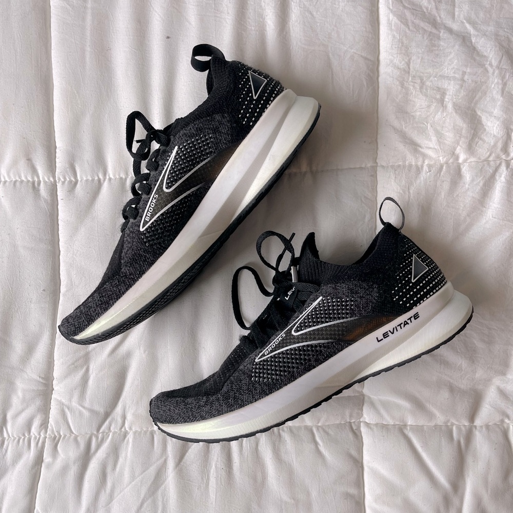 Brooks Levitate Black and White Runners